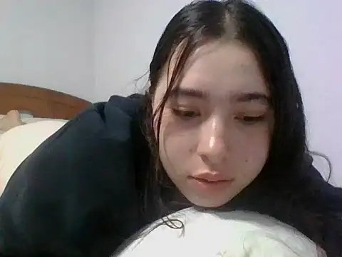 Snapshot of Anni_00001 chatting on December 14, 11:48 am Anni 00001 online show from December 14, 11:48 am