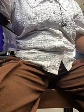 Snapshot of cute_mahi001 chatting on July 20, 1:13 pm cute mahi001 online show from July 20, 1:13 pm