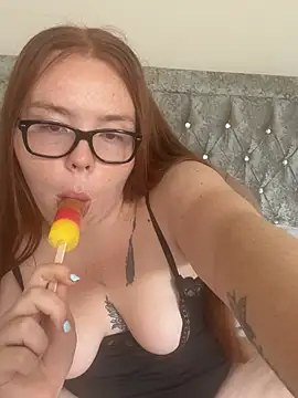 AnnieAinsx online show from July 7, 7:45 am