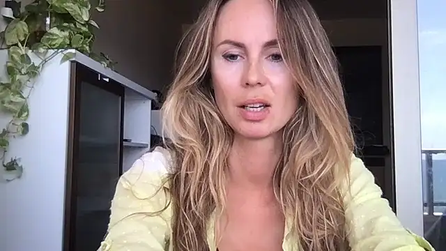LeMilf online show from June 17, 10:28 am
