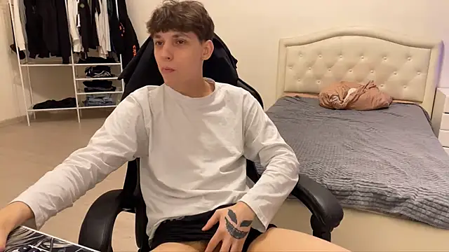 Snapshot of Matthew__Cooper chatting on December 14, 9:19 pm Matthew Cooper online show from December 14, 9:19 pm