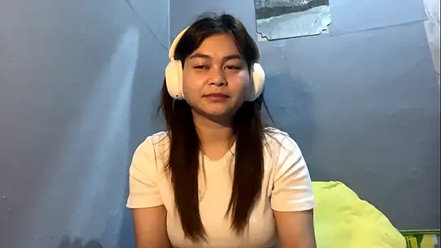 ShayCowell online show from December 17, 8:53 am