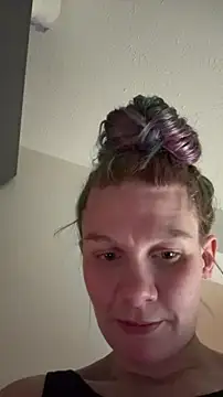 bluntbeautyxo online show from April 9, 9:53 pm