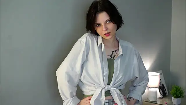 Snapshot of SharylOrbin chatting on December 17, 12:05 am SharylOrbin online show from December 17, 12:05 am