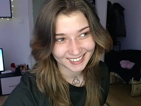 AlienforTwenty online show from December 17, 9:04 am