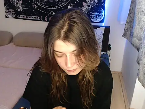 AlienforTwenty online show from January 13, 11:26 am