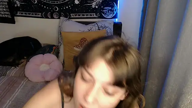 AlienforTwenty online show from May 17, 8:23 am