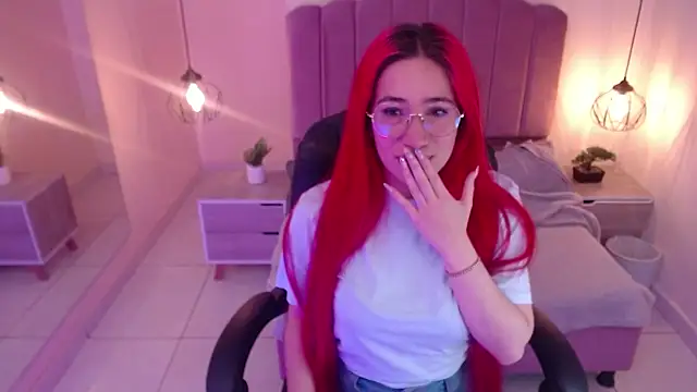 Snapshot of Celestee15_ chatting on December 16, 11:48 am Celestee15 online show from December 16, 11:48 am