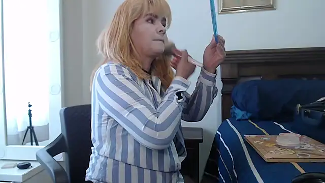 evelynsmithco online show from January 17, 2:11 pm