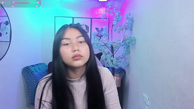 Snapshot of Carolina_cherry chatting on June 13, 12:47 pm Carolina cherry online show from June 13, 12:47 pm