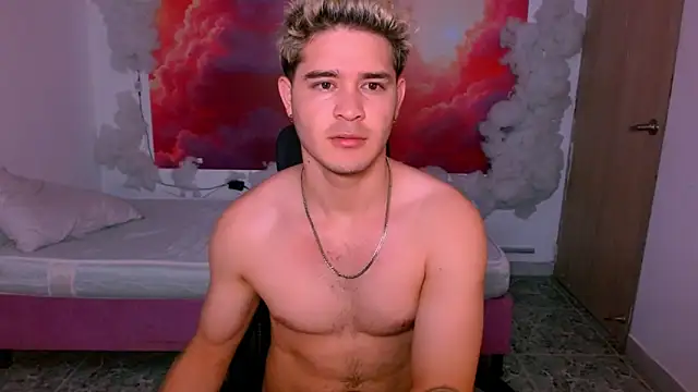 Snapshot of RayanLynxx chatting on December 16, 7:30 pm RayanLynxx online show from December 16, 7:30 pm