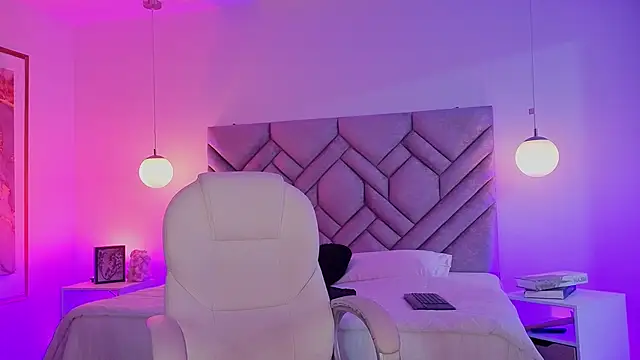 Snapshot of Milan_Corleone chatting on December 15, 11:58 am Milan Corleone online show from December 15, 11:58 am