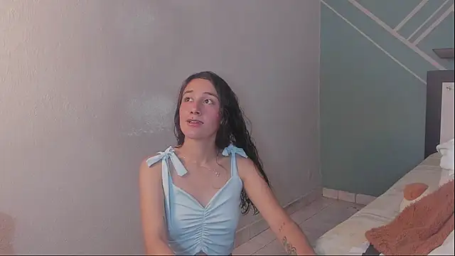 Lucy-Bluesea online show from March 25, 9:10 pm