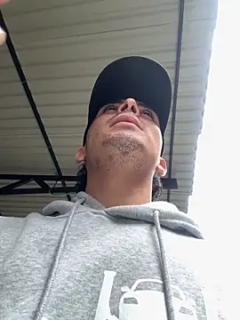 Snapshot of jamess_0 chatting on February 6, 4:32 pm jamess 0 online show from February 6, 4:32 pm