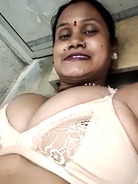 Akanksha soni online show from April 5, 7:55 pm