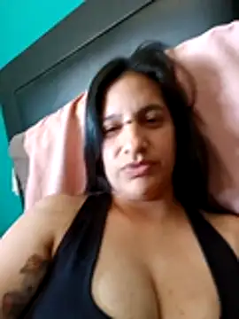 Snapshot of julietaloovee chatting on December 17, 7:31 pm julietaloovee online show from December 17, 7:31 pm