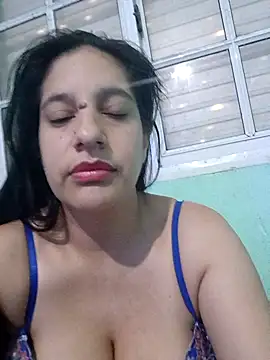 Snapshot of julietaloovee chatting on March 1, 2:08 pm julietaloovee online show from March 1, 2:08 pm