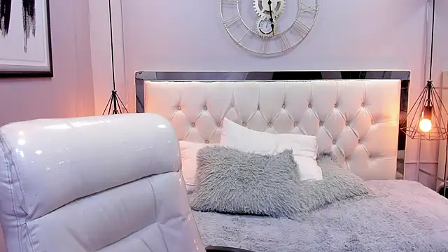 Snapshot of drake_miller7 chatting on December 16, 3:33 am drake miller7 online show from December 16, 3:33 am