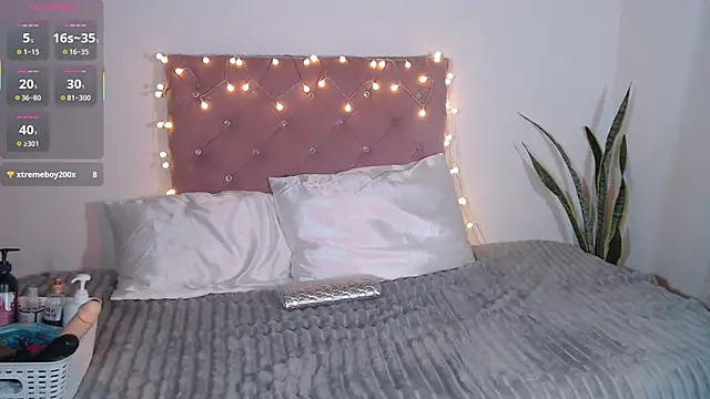 Snapshot of Karlinlive chatting on February 14, 10:45 am Karlinlive online show from February 14, 10:45 am