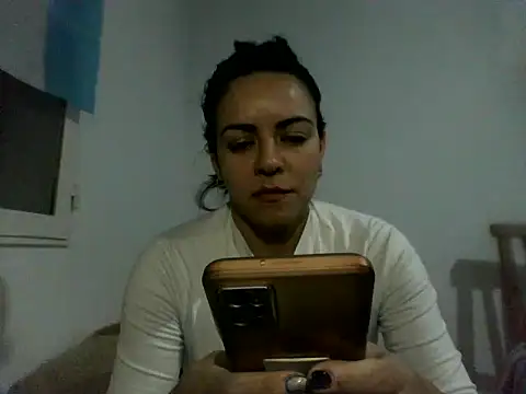 Snapshot of luluclark69 chatting on June 17, 11:05 pm luluclark69 online show from June 17, 11:05 pm