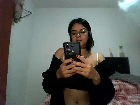 Snapshot of luluclark69 chatting on July 18, 10:02 pm luluclark69 online show from July 18, 10:02 pm