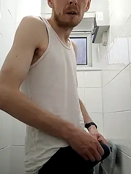 Snapshot of CrookedBunk3527 chatting on December 15, 9:35 am CrookedBunk3527 online show from December 15, 9:35 am