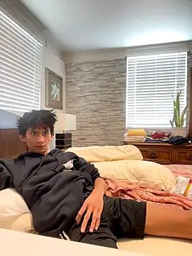 Snapshot of jhaycobXgarcia chatting on December 15, 12:26 am jhaycobXgarcia online show from December 15, 12:26 am