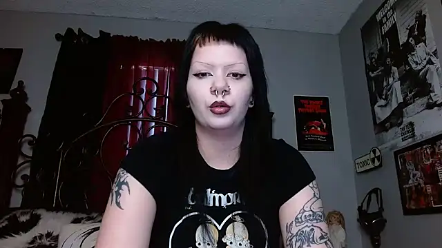Snapshot of Bettieee_Agura chatting on April 8, 11:16 pm Bettieee Agura online show from April 8, 11:16 pm