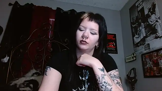 Snapshot of Bettieee_Agura chatting on June 1, 10:55 pm Bettieee Agura online show from June 1, 10:55 pm