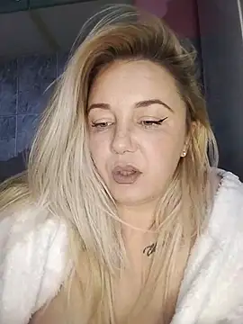 Snapshot of VeraLiubov chatting on December 19, 6:20 am VeraLiubov online show from December 19, 6:20 am