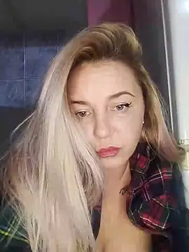 Snapshot of VeraLiubov chatting on December 21, 6:48 pm VeraLiubov online show from December 21, 6:48 pm