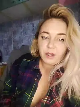 Snapshot of VeraLiubov chatting on December 22, 7:33 pm VeraLiubov online show from December 22, 7:33 pm