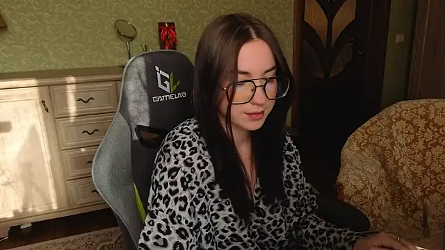 AnneAverry online show from February 3, 10:53 am