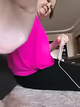 Snapshot of -Queen- chatting on February 12, 12:22 pm -Queen- online show from February 12, 12:22 pm