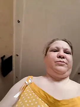 Snapshot of -Queen- chatting on February 23, 5:27 am -Queen- online show from February 23, 5:27 am