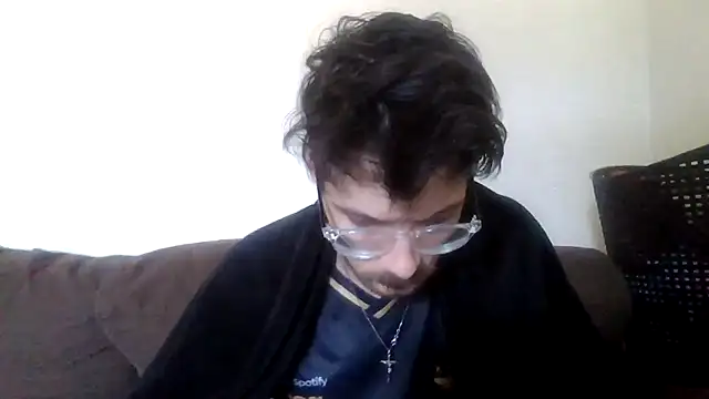 Snapshot of atreus69big chatting on May 6, 1:16 pm atreus69big online show from May 6, 1:16 pm