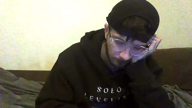 Snapshot of atreus69big chatting on May 15, 6:59 pm atreus69big online show from May 15, 6:59 pm