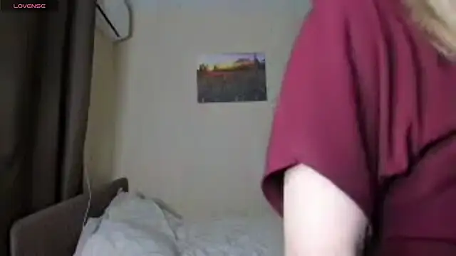 SkyeDavis online show from February 1, 8:07 pm