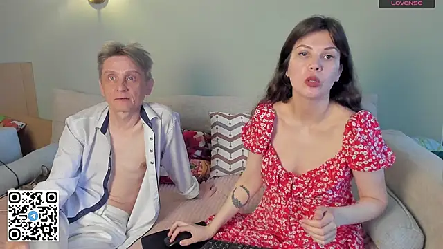 WeliosCouple online show from April 17, 7:11 am