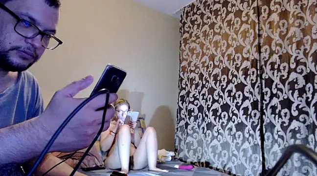 yunis32 online show from January 30, 8:10 pm