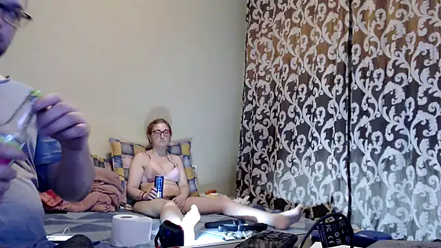 yunis32 online show from February 28, 7:25 pm