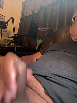 Snapshot of tigre6911 chatting on June 28, 8:31 am tigre6911 online show from June 28, 8:31 am