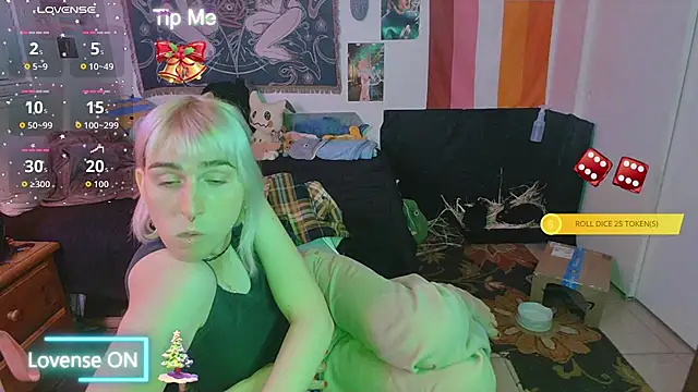 Snapshot of faethedevil chatting on December 18, 9:15 am faethedevil online show from December 18, 9:15 am