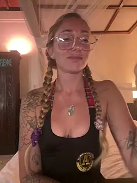 OpheliaRoxx online show from December 22, 10:29 pm