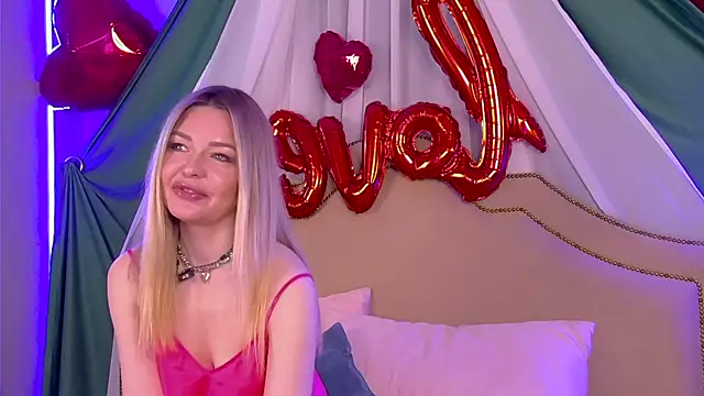 ToriCarter online show from February 10, 4:55 pm