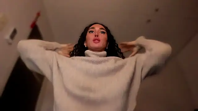 Snapshot of mxshemale_ladyboy chatting on October 13, 2:00 am mxshemale ladyboy online show from October 13, 2:00 am