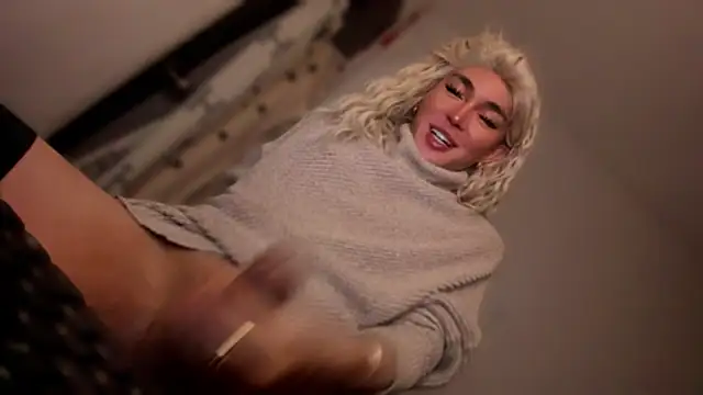 Snapshot of mxshemale_ladyboy chatting on November 6, 10:32 pm mxshemale ladyboy online show from November 6, 10:32 pm