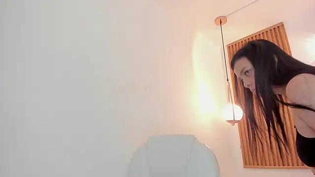 lia quinn online show from January 19, 10:30 am