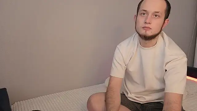 Pearl couple online show from March 10, 9:14 am