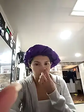 Snapshot of MapeDiamond chatting on February 24, 11:52 am MapeDiamond online show from February 24, 11:52 am